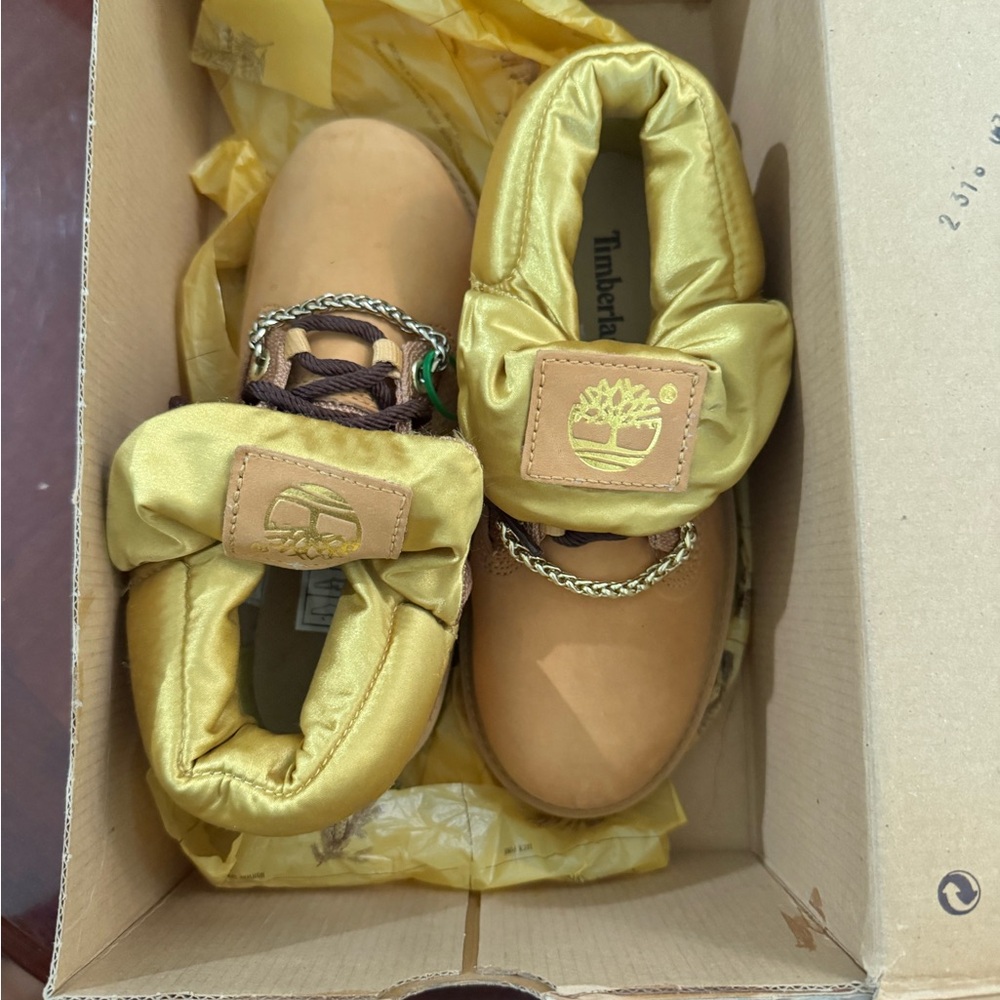 Timberland Gold and Tan Boots with Metallic Eyelets - Picture 1 of 10